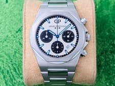 Girard-Perregaux Laureato 42mm