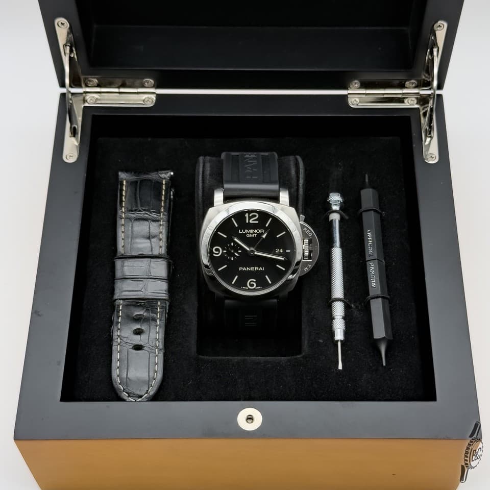 Panerai Radiomir GMT